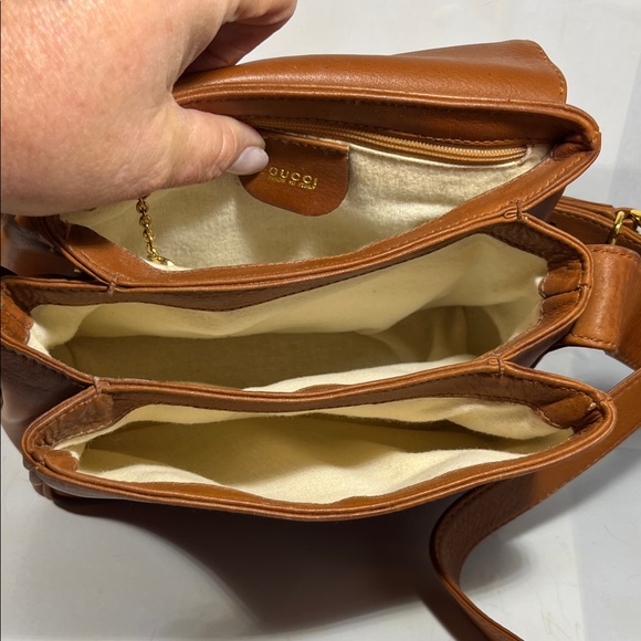 Gucci Tan Leather Shoulder Bag - Picture 6 of 12